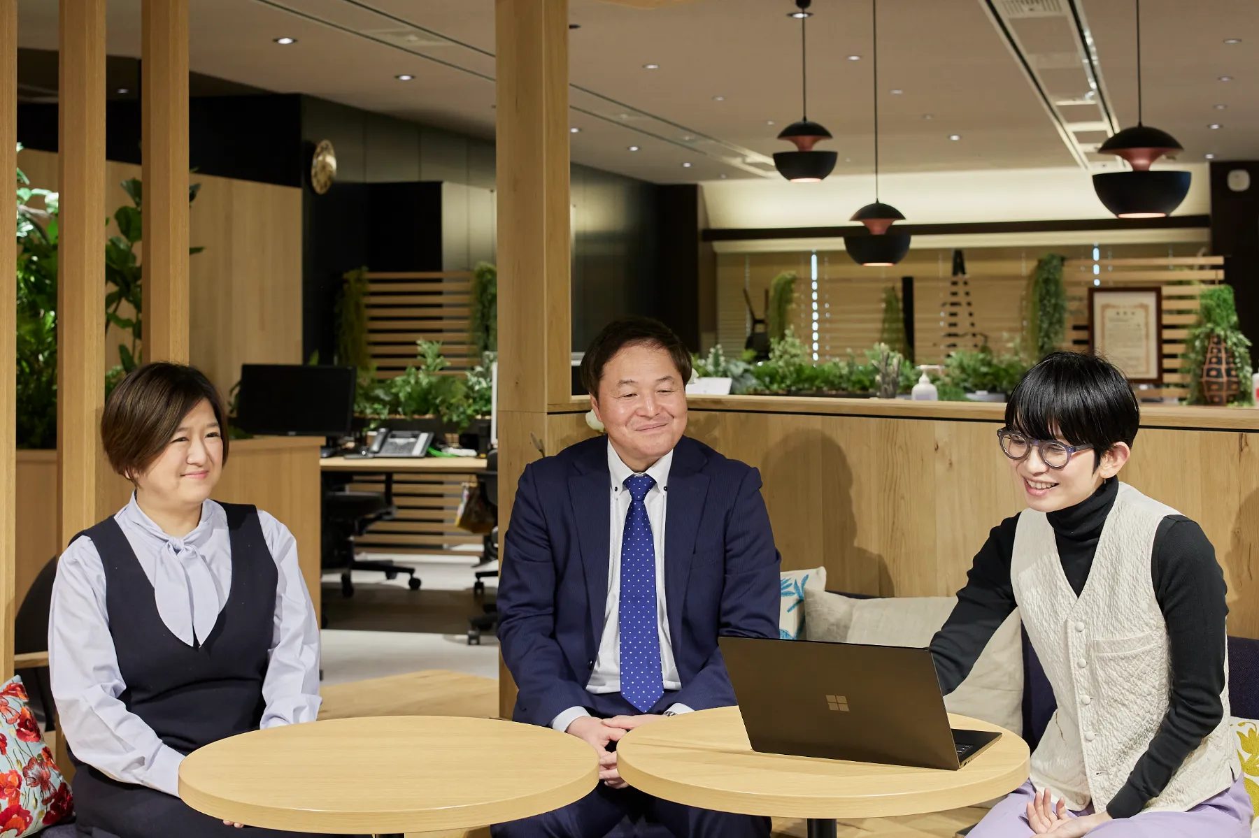 左：堂園亜由美氏 中央：廣瀬智之氏 右：松澤彩香氏