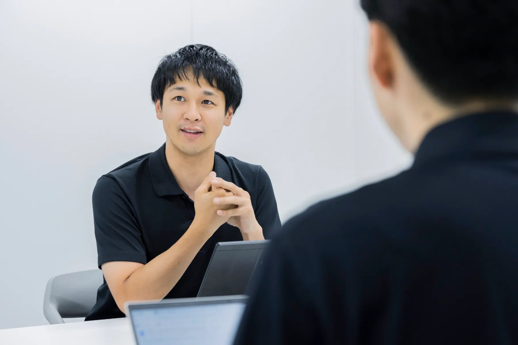 プロジェクトについて語る荒川様